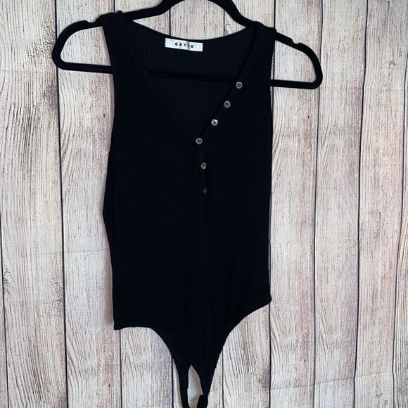 Gbtso Bodysuit Womens Size Medium ribbed button V Neck Black Essential Revolve - Picture 5 of 8